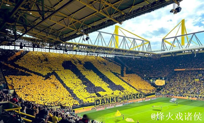 多特蒙德主场迎来罗伊斯回归,官方社媒热情致意 多特蒙德主场迎来罗伊斯回归,官方社媒热情致意